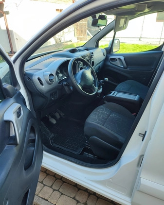 Peugeot Partner cena 39999 przebieg: 208000, rok produkcji 2016 z Proszowice małe 529